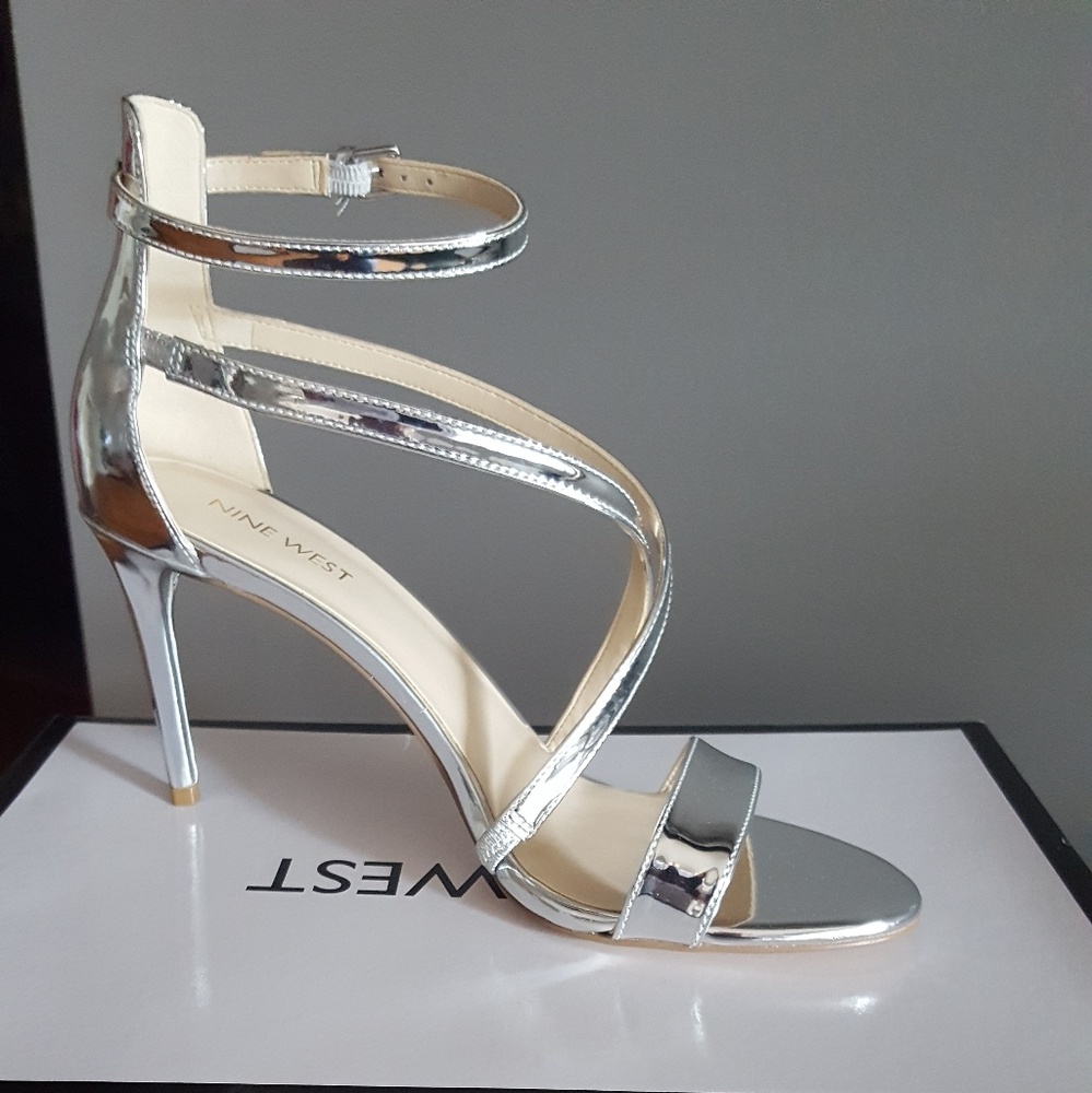 Sandals - Picture 2 of 2